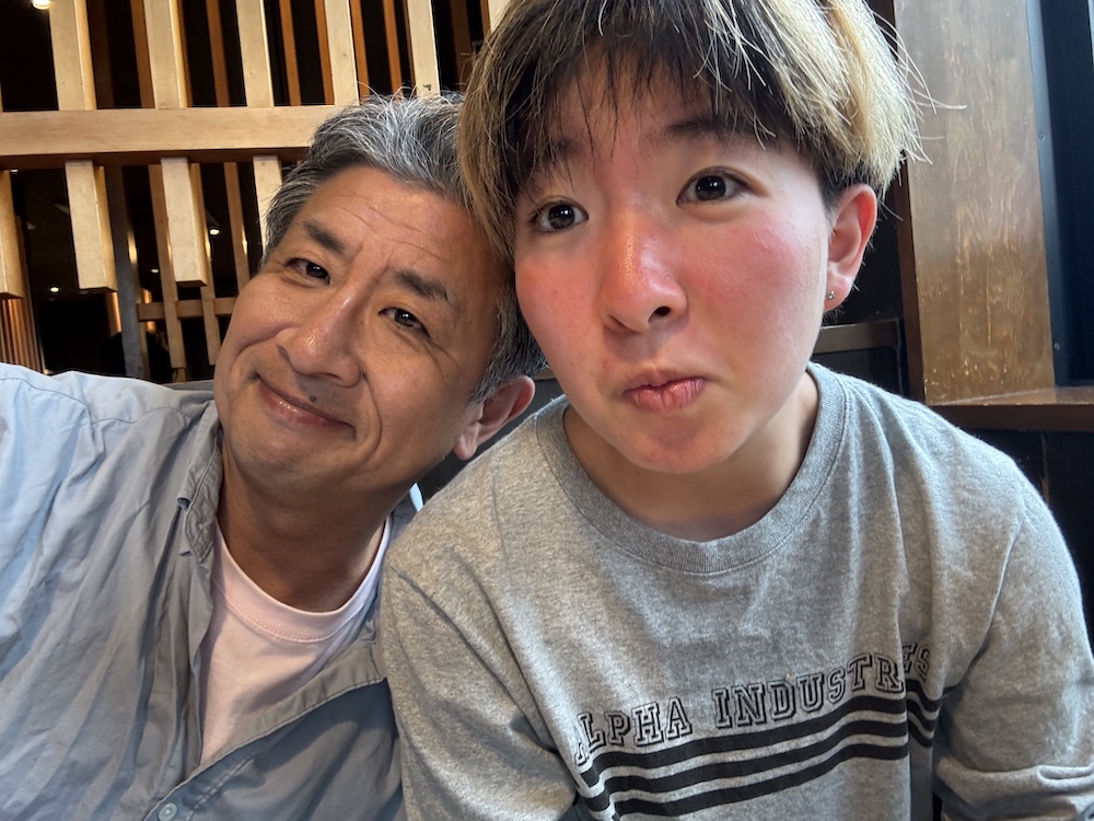 妻の誕生日に夫婦で乾杯